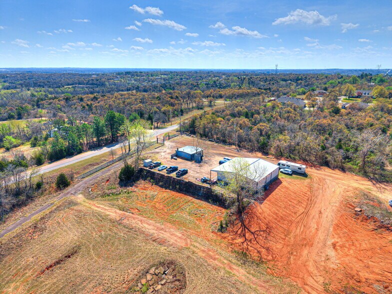 More Photos Of 6625 S Hiwassee Rd, Oklahoma City Showroom For Sale