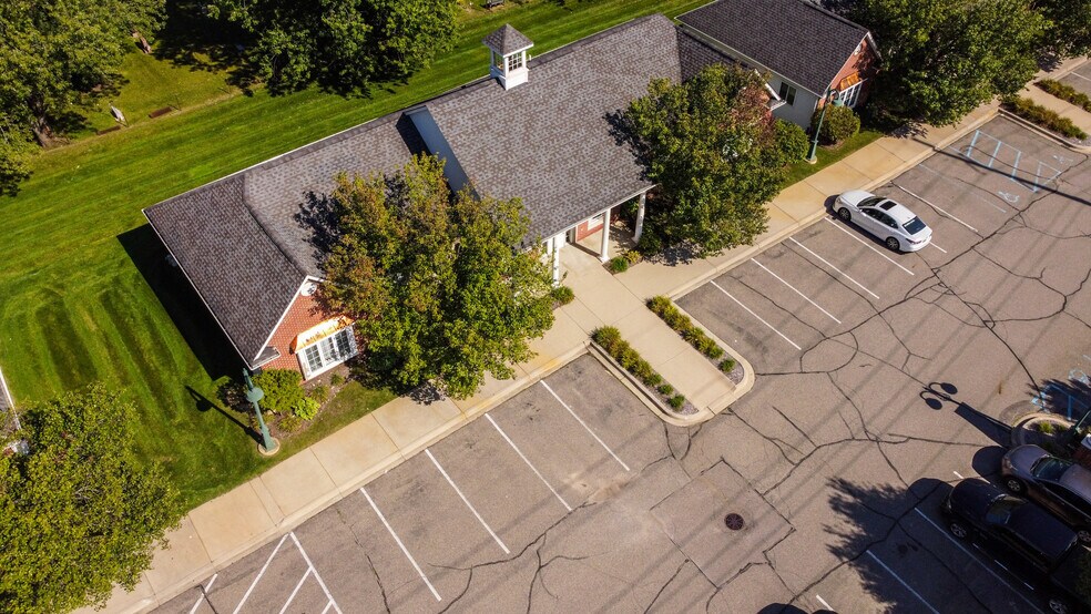 More Photos Of 208 W Highland Rd, Highland Medical For Sale