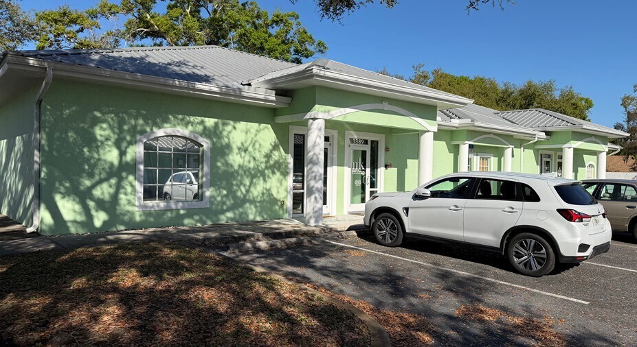 More Photos Of 3389 Magic Oak Ln, Sarasota Office For Sale