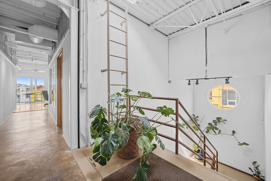 More Photos Of 2909 San Jacinto St, Dallas Loft Creative Space For Sale