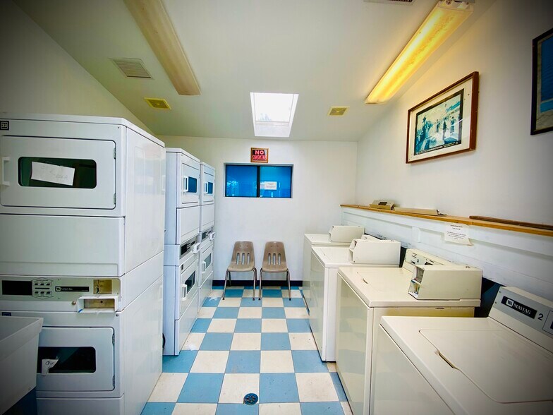 More Photos Of 18 W Allen St, Tombstone Trailer Camper Park For Sale