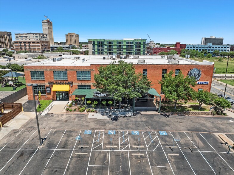 Primary Photo Of 401 S 3rd St, Waco Office For Sale