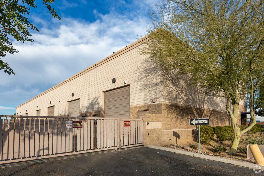 More Photos Of 7900 N 70th Ave, Glendale Warehouse For Sale