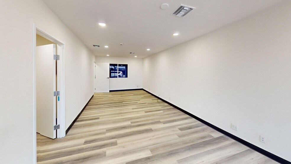 More Photos Of 1481-1493 Cota Ave, Long Beach Warehouse For Lease