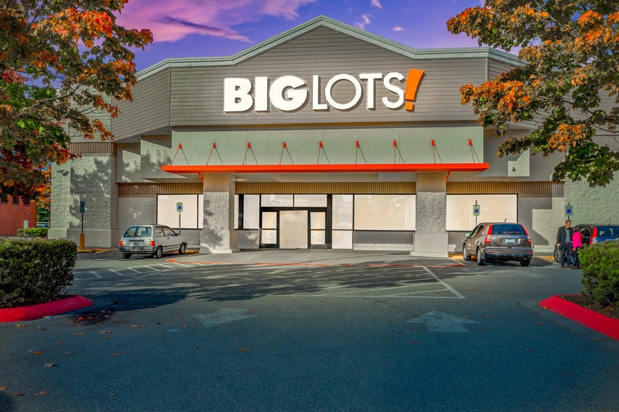 More Photos Of 6727 Evergreen Way, Everett Freestanding For Lease