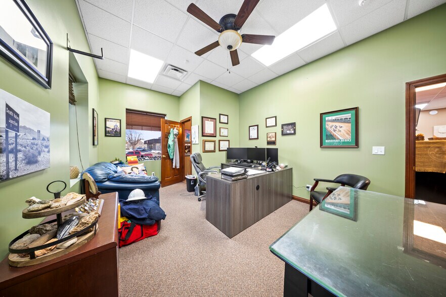 More Photos Of 3224 Winchester Ave, Ashland Flex For Sale