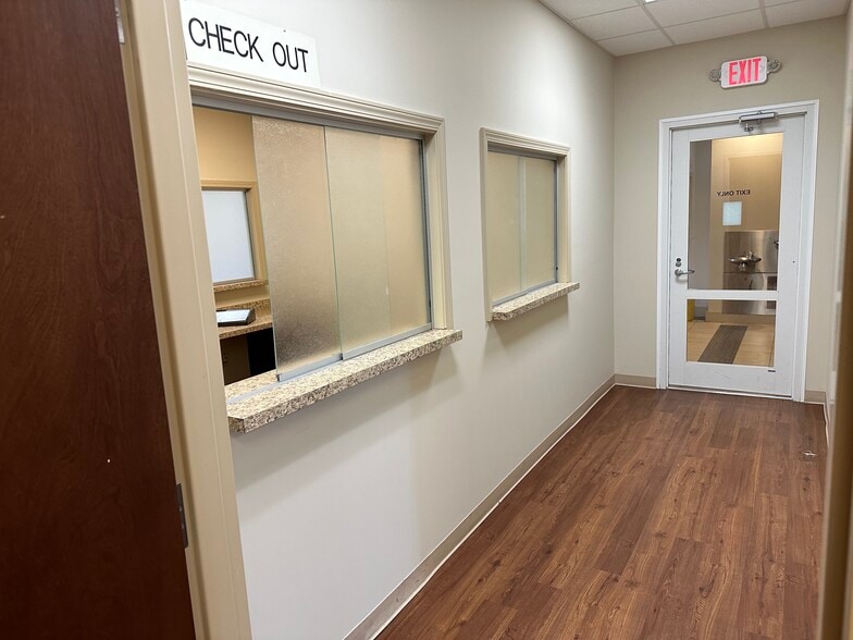 More Photos Of 101 Financial Dr, Elizabethtown Medical For Lease