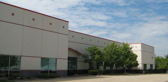 More Photos Of 90-100 W Lake Dr, Glendale Heights Warehouse For Lease
