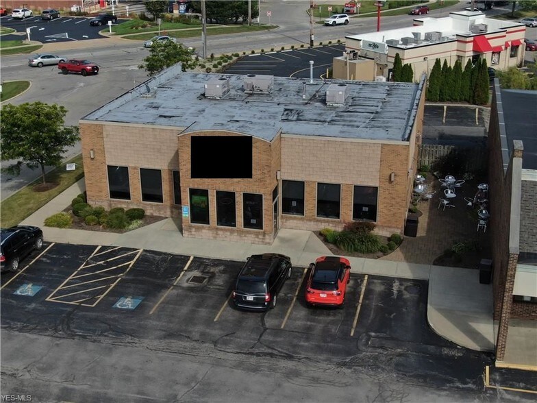 More Photos Of 540 Water St, Chardon Fast Food For Lease
