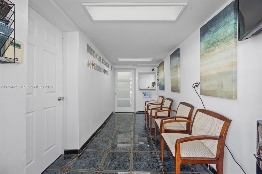 More Photos Of 401 E Oakland Park Blvd, Fort Lauderdale Loft Creative Space For Sale