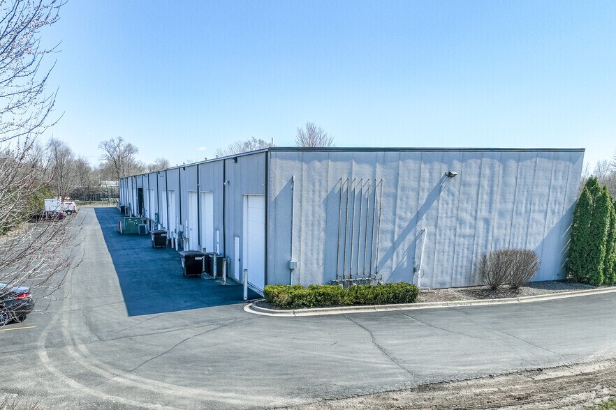 More Photos Of 212 Lindow Ln, Marengo Warehouse For Lease