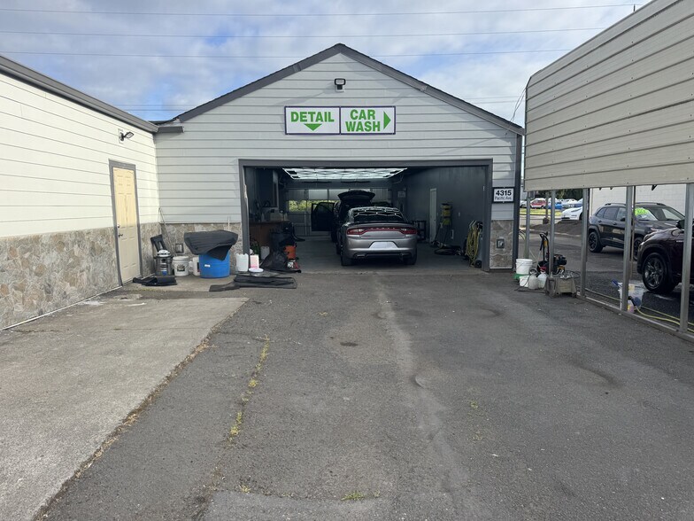 More Photos Of 4315 Pacific Ave, Forest Grove Auto Dealership For Lease
