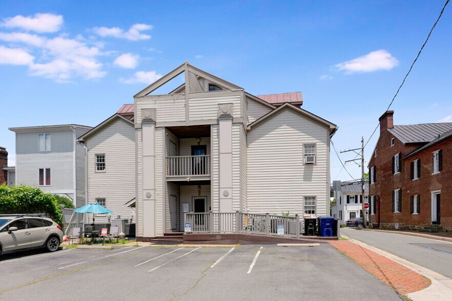 More Photos Of 201-203 Loudoun St SW, Leesburg Office Residential For Lease