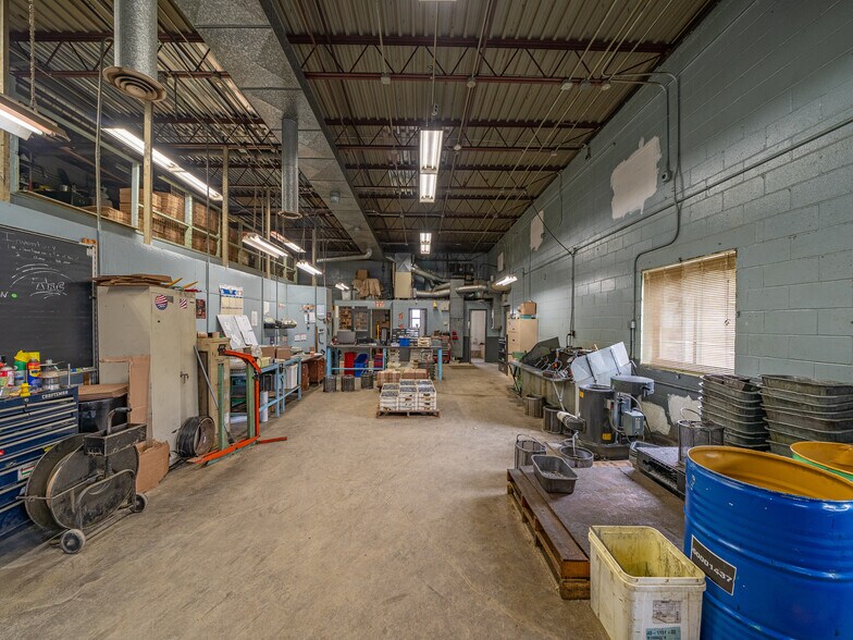 More Photos Of 170 Bennington Dr, Rochester Manufacturing For Lease