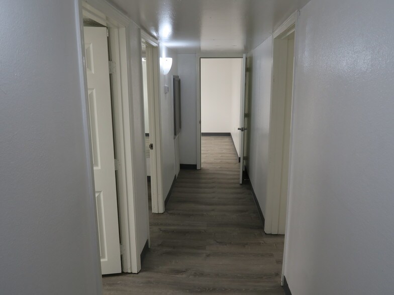 More Photos Of 5818 Southwest Fwy, Houston Showroom For Sale