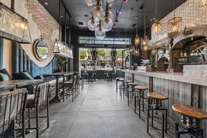 More Photos Of 8928-8930 Santa Monica Blvd, West Hollywood Restaurant For Lease