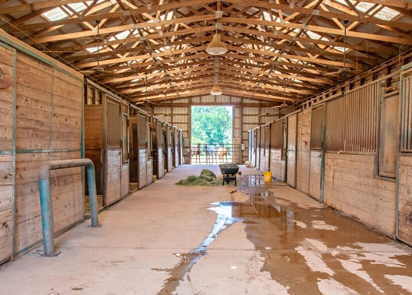 More Photos Of 1358 W Highway 5, Roopville Specialty For Sale