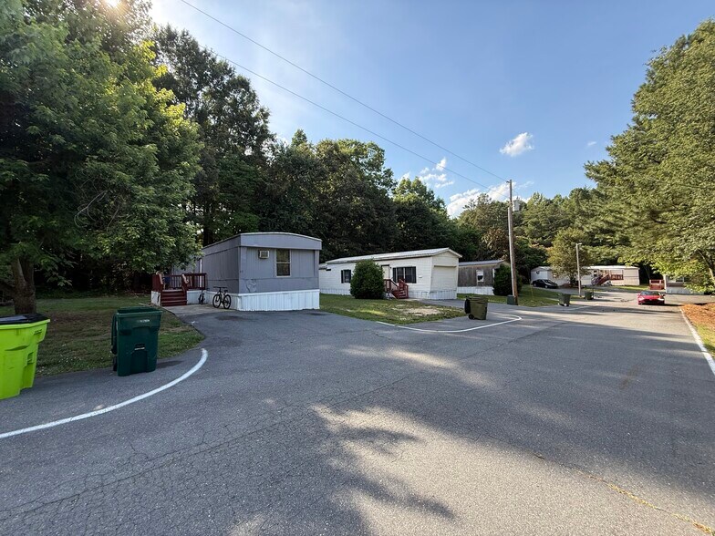 More Photos Of 708 Frye Bridge Rd, Clemmons Manufactured Housing Mobile Home Park For Sale