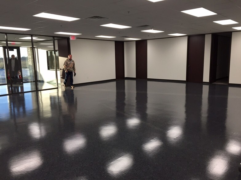 More Photos Of 4458 Genoa Red Bluff Rd, Houston Warehouse For Lease