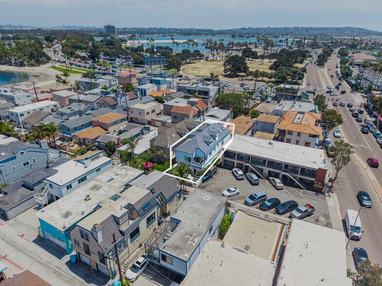 More Photos Of 813 Isthmus Ct, San Diego Apartments For Sale