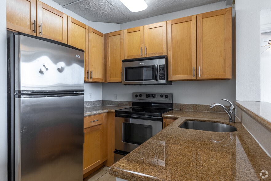 More Photos Of 1001 University Ave, Lubbock Apartments For Lease