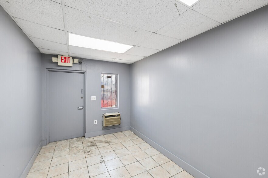 More Photos Of 3820 NW 135th St, Opa-locka Warehouse For Lease
