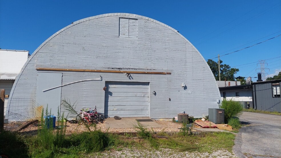 More Photos Of 1826 N Pleasantburg Dr, Greenville Freestanding For Lease