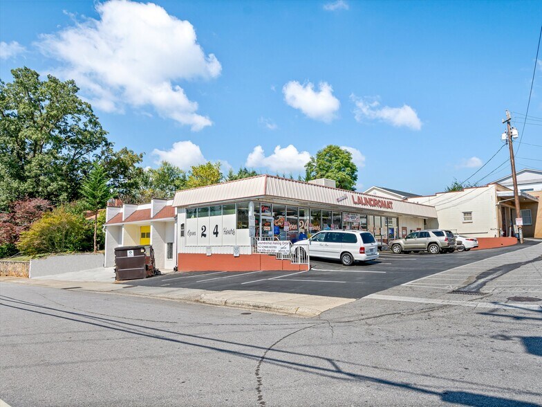 More Photos Of 13 Central Ave, Weaverville Freestanding For Lease