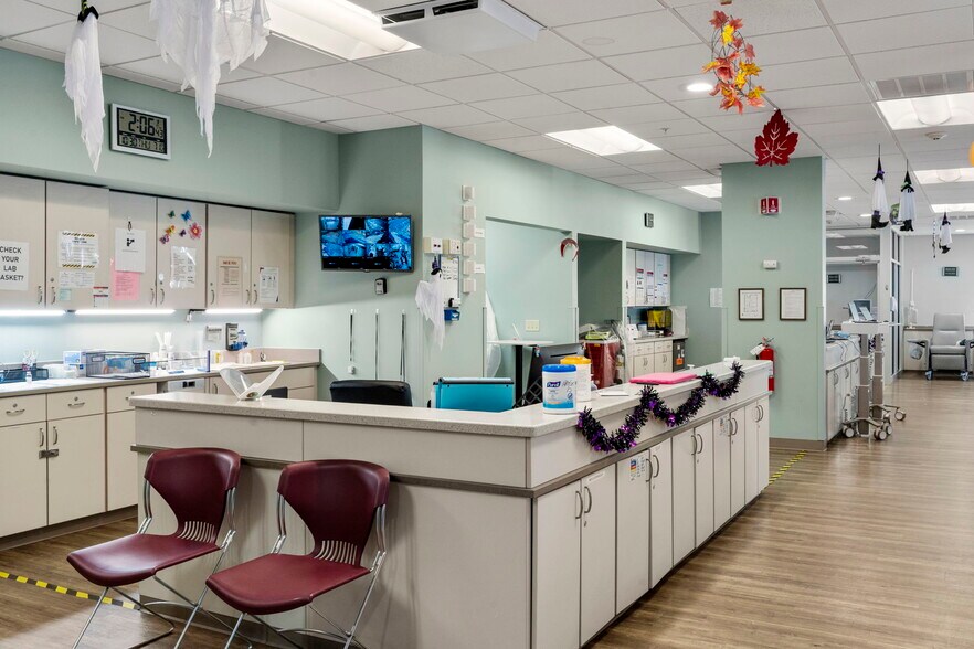 More Photos Of 6166 W Alameda Ave, Lakewood Medical For Sale