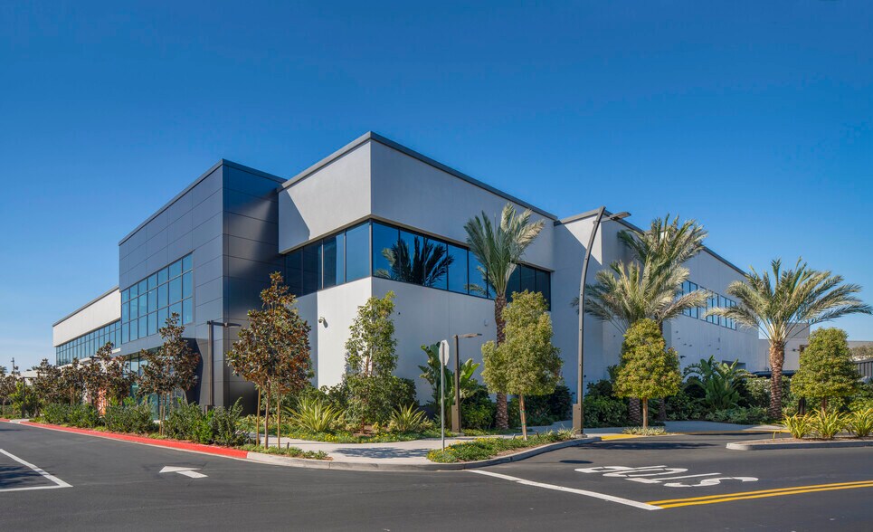 More Photos Of 2600-3560 N Sepulveda Blvd, Manhattan Beach Unknown For Lease