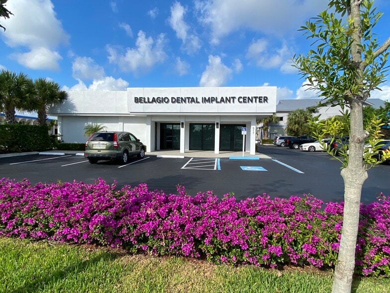 Primary Photo Of 517 Northlake Blvd, North Palm Beach Medical For Lease