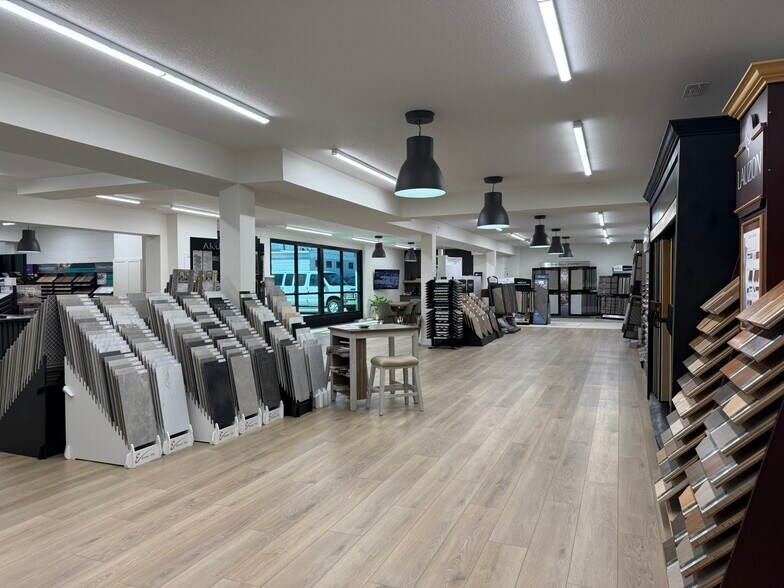 More Photos Of 102-108 SE 3rd St, Ankeny Freestanding For Sale