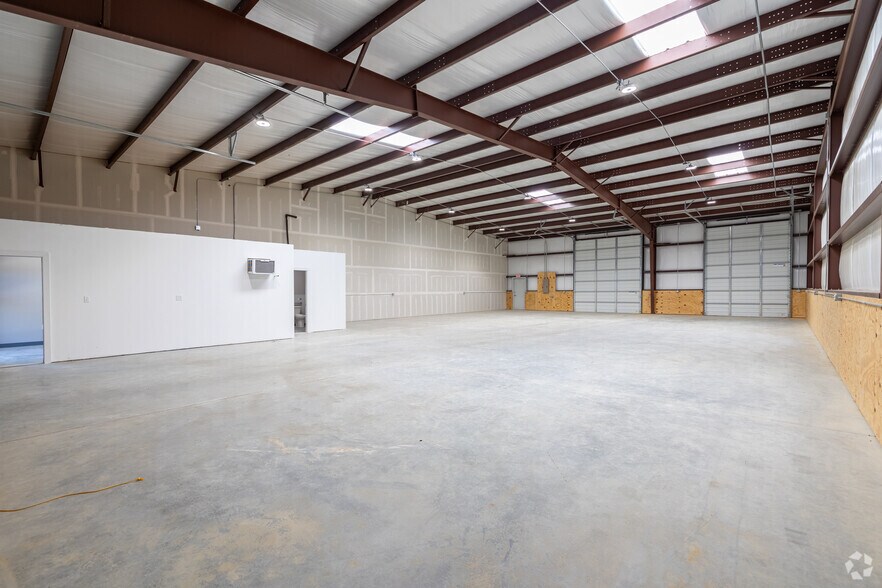 More Photos Of 4580 J D Mouser Pky, Alvarado Unknown For Lease