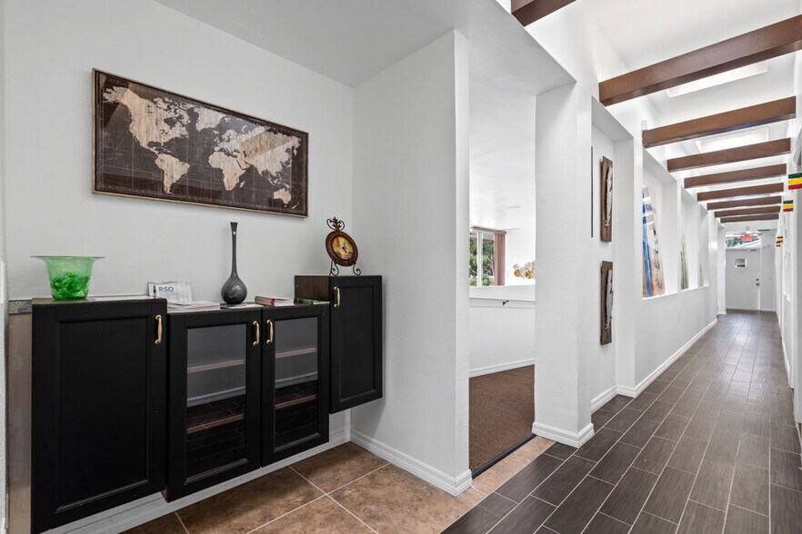 More Photos Of 3800 26th St W, Bradenton Medical For Sale