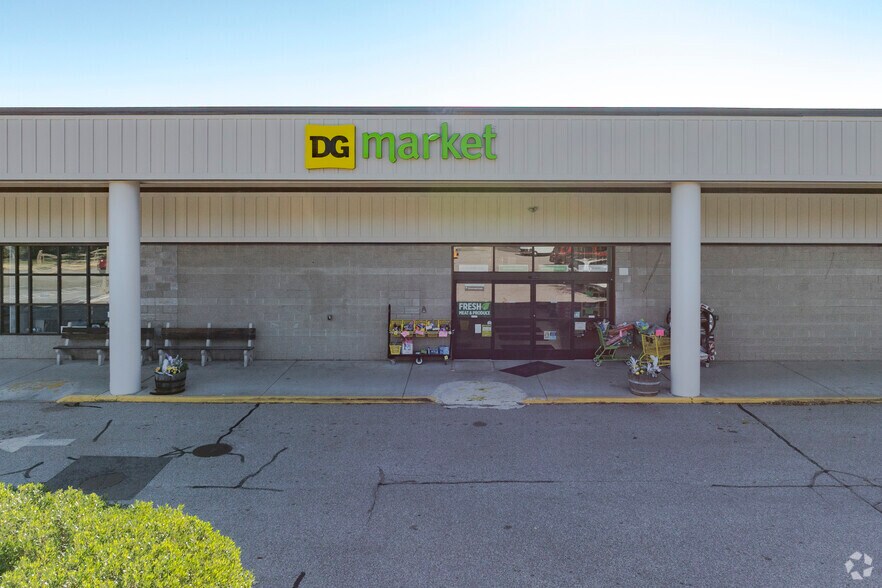 More Photos Of 125 Westbrook Rd, Essex Storefront For Sale