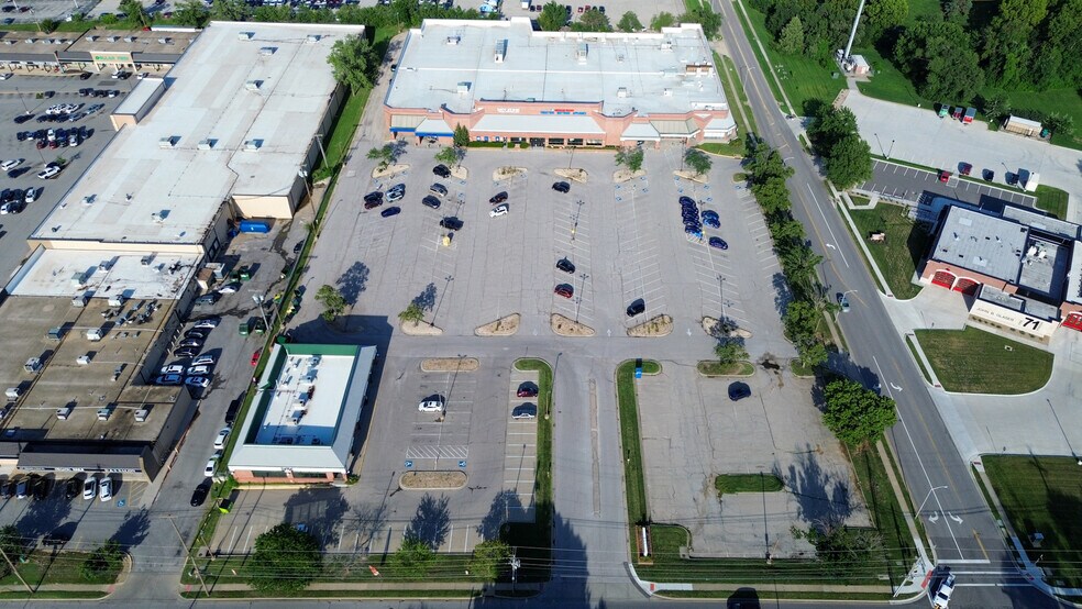 More Photos Of 6495 Quivira Rd, Shawnee General Retail For Lease