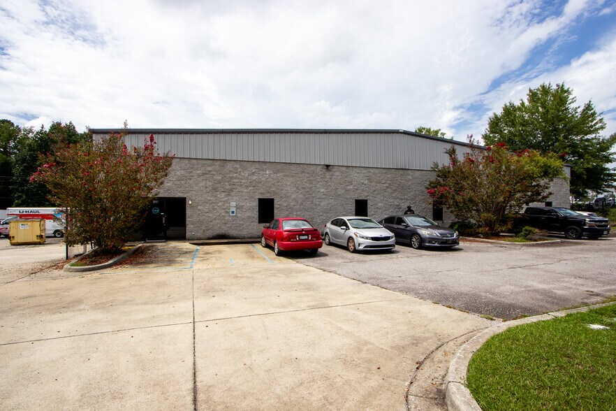 More Photos Of 120 Fontaine Ctr, Columbia Warehouse For Sale