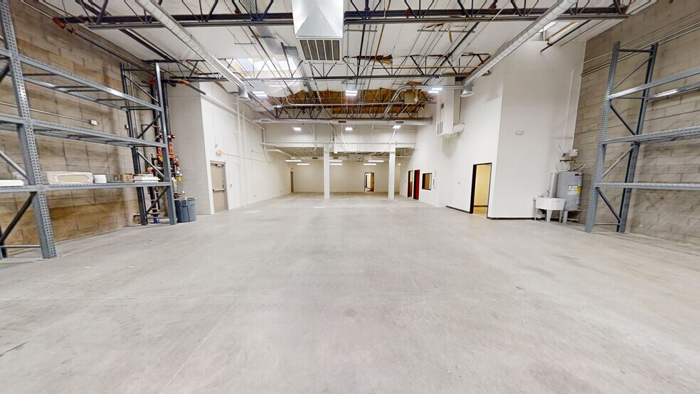 More Photos Of 16441 N 90th St, Scottsdale Research And Development For Lease