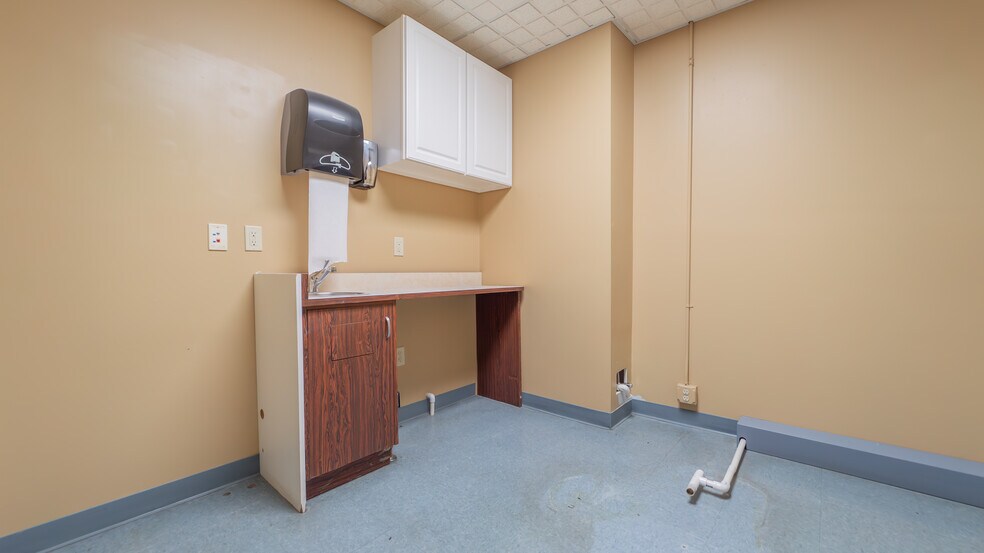 More Photos Of 710 Franklin St, Michigan City Freestanding For Sale