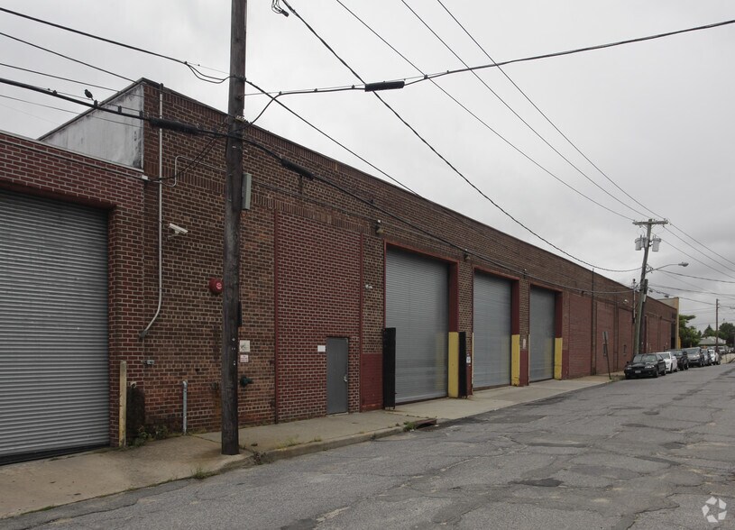More Photos Of 180-188 Atlantic Ave, Garden City Park Warehouse For Lease