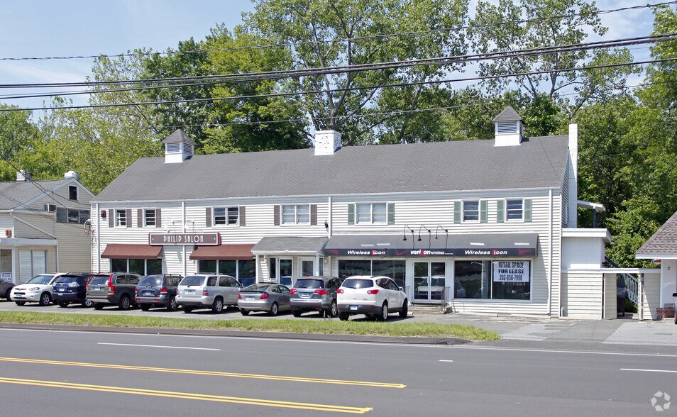 More Photos Of 13 Danbury Rd, Wilton Freestanding For Lease