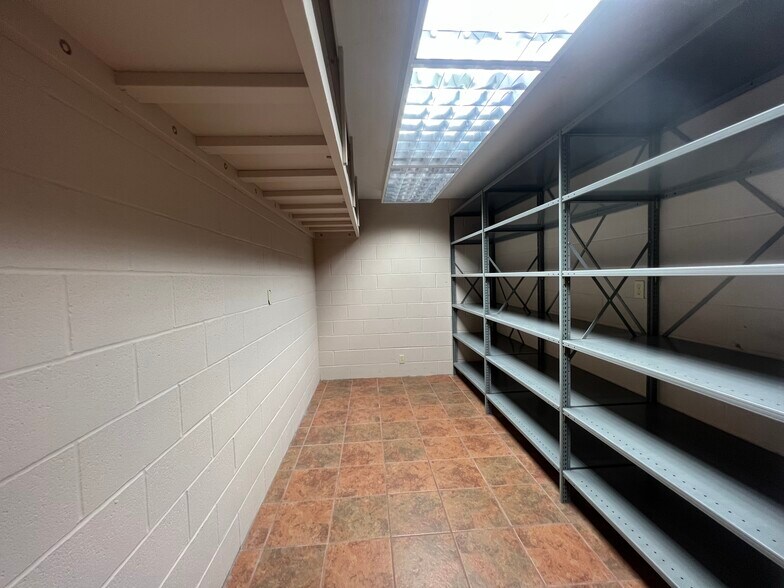 More Photos Of 205 Profit Dr, Victoria Showroom For Sale