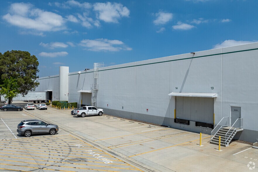 More Photos Of 6001-6049 Slauson Ave, Commerce Warehouse For Lease