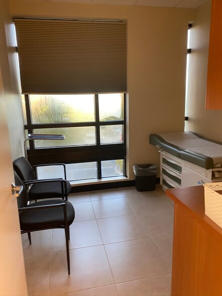 More Photos Of 925 NE 30th Ter, Homestead Medical For Lease