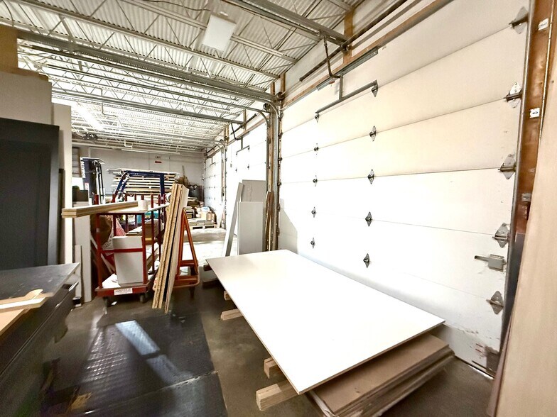 More Photos Of 624 S Prince St, Lancaster Flex For Sale