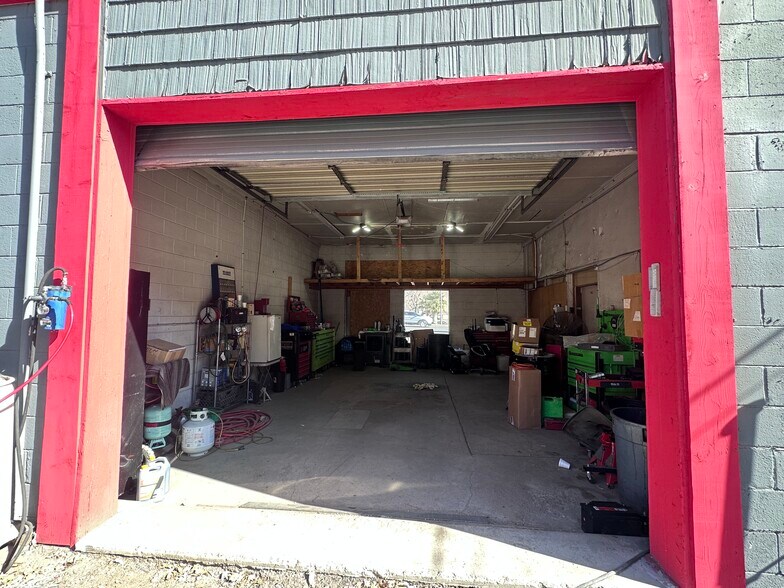 More Photos Of 689 N Bluff St, Saint George General Retail For Lease