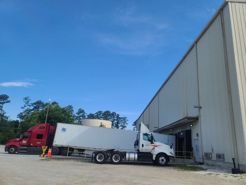 More Photos Of 741 Wellman Rd, Darlington Warehouse For Lease