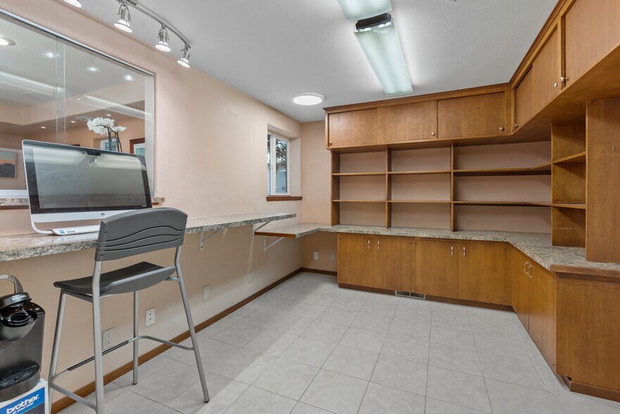 More Photos Of 412 N Main St, Coupeville Healthcare For Sale
