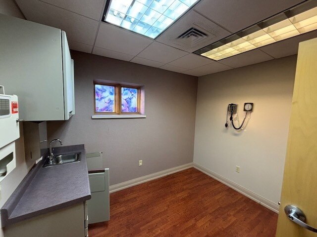 More Photos Of 7240 S US 231, Huntingburg Medical For Lease
