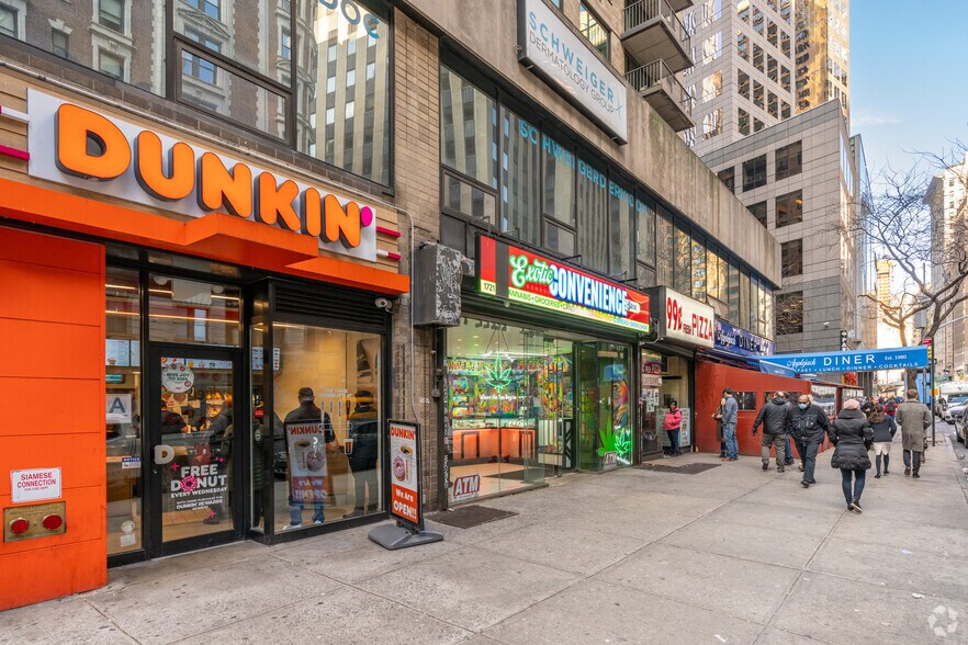 More Photos Of 1721 Broadway, New York Apartments For Lease